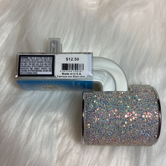 “Clear Gems Nightlight” Wallflowers Fragrance Plug, Bath & Body Works NWT-Sealed - Picture 3 of 9